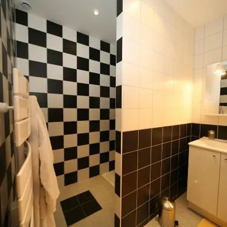 Vakantiehuis Grande Ferme Renovee A Chevre Roche, 8 Chambres, 15 Personnes, Avec Wi-fi - Fr-1-589-788