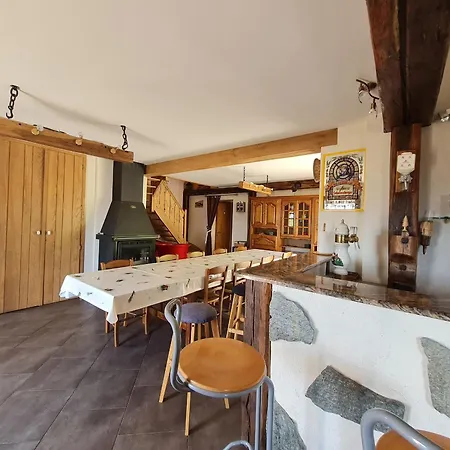 Vakantiehuis Grande Ferme Renovee A Chevre Roche, 8 Chambres, 15 Personnes, Avec Wi-fi - Fr-1-589-788 Vagney