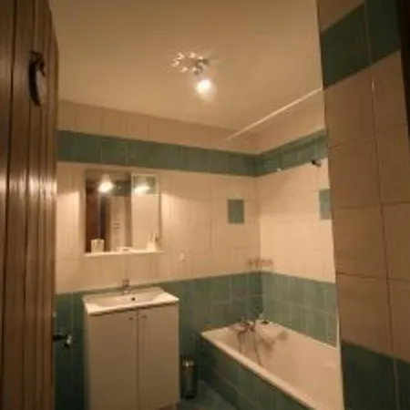 Grande Ferme Renovee A Chevre Roche, 8 Chambres, 15 Personnes, Avec Wi-fi - Fr-1-589-788 Vagney