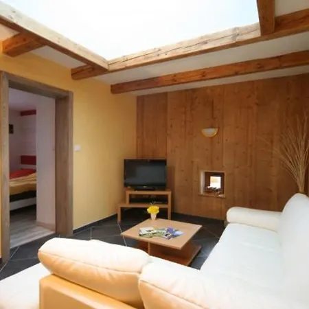 Vakantiehuis Grande Ferme Renovee A Chevre Roche, 8 Chambres, 15 Personnes, Avec Wi-fi - Fr-1-589-788 Vagney