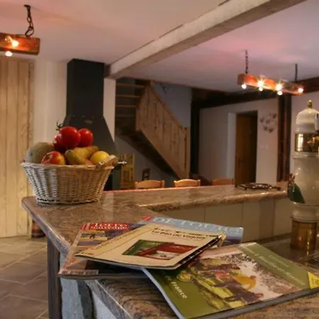Vakantiehuis Grande Ferme Renovee A Chevre Roche, 8 Chambres, 15 Personnes, Avec Wi-fi - Fr-1-589-788 Vagney